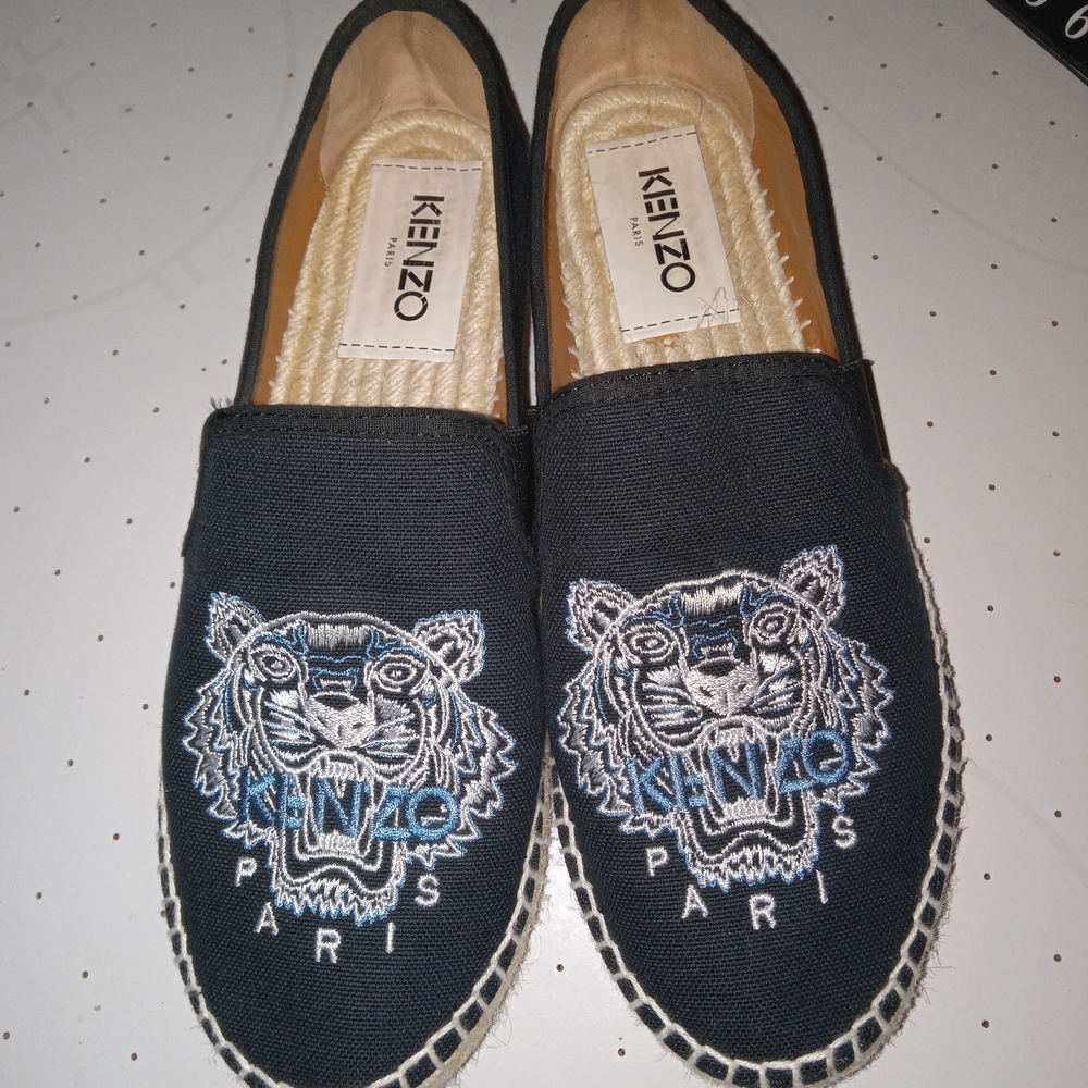 $50 Womens Size 38 Kenzo Black Espadrilles with Tiger Embroidery